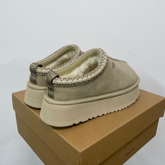 UGG Tazz Platform Slippers - Picture 5 of 5